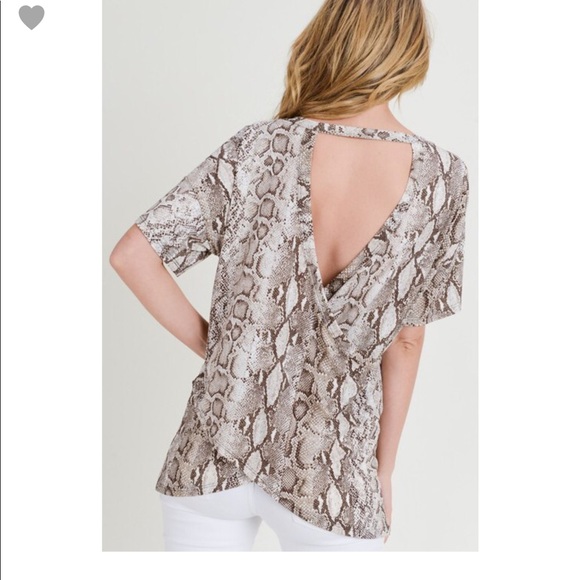 *NeW* Boutique snakeskin top - Picture 2 of 2